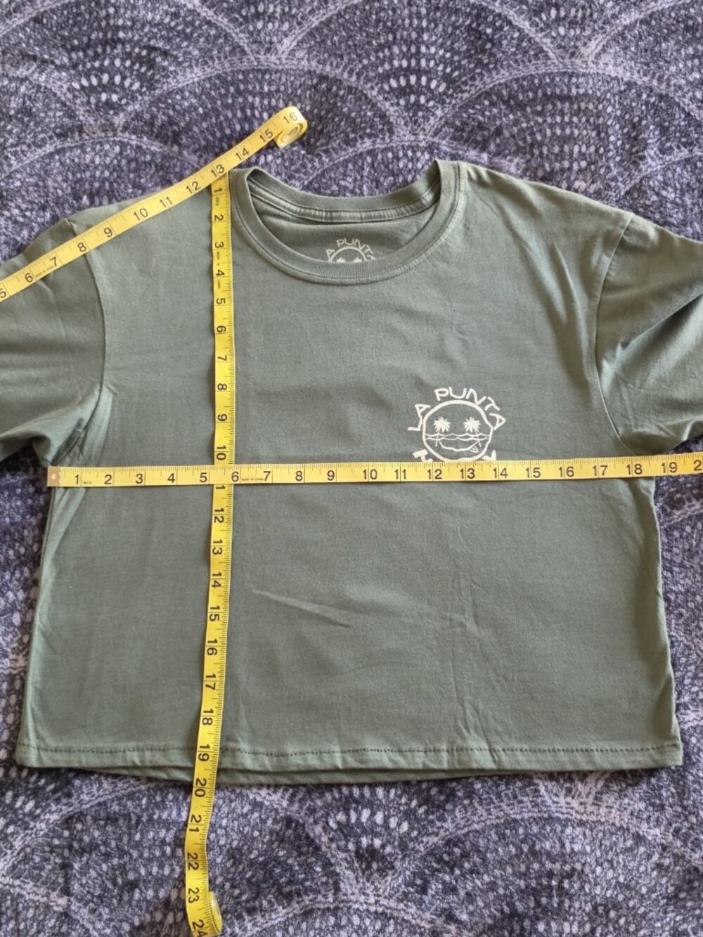 Punta Happy Women's Size S Green Cotton Knit Alligator Graphic Crew Neck Tee - Picture 4 of 7